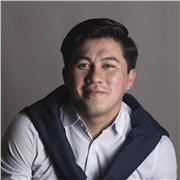 Soy hablante nativo de castellano y disfruto compartir mi idioma con quienes desean aprenderlo desde la práctica.